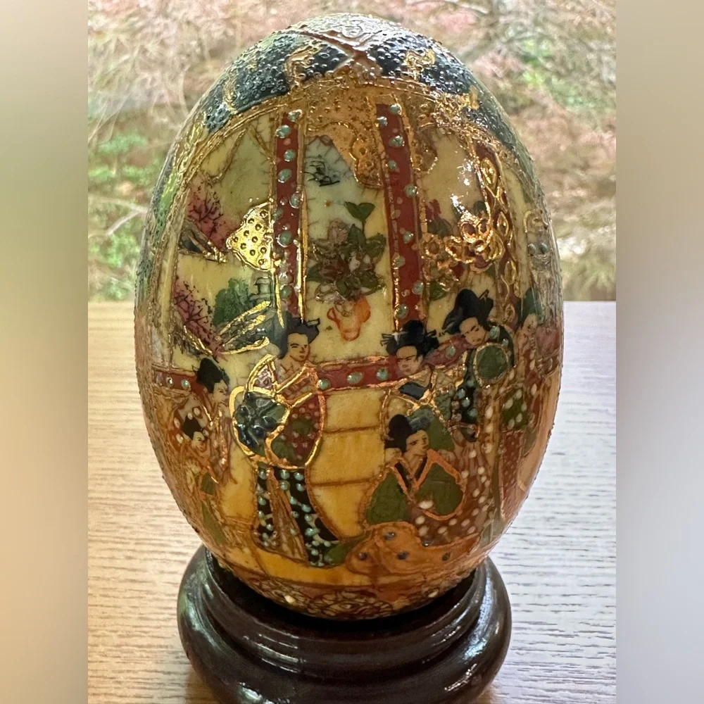 Vintage Hand-Painted Satsuma Egg | Gold Gilt Japanese Porcelain | Geisha Design